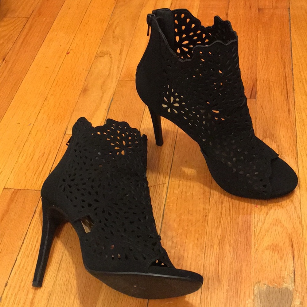 Suede Floral Cut Out Peep Toe Booties Heels Size 9
